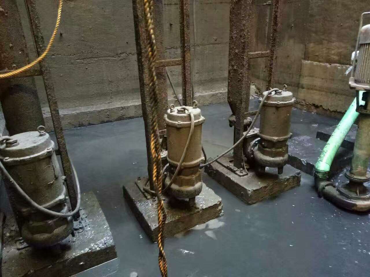 桃源污水池清理